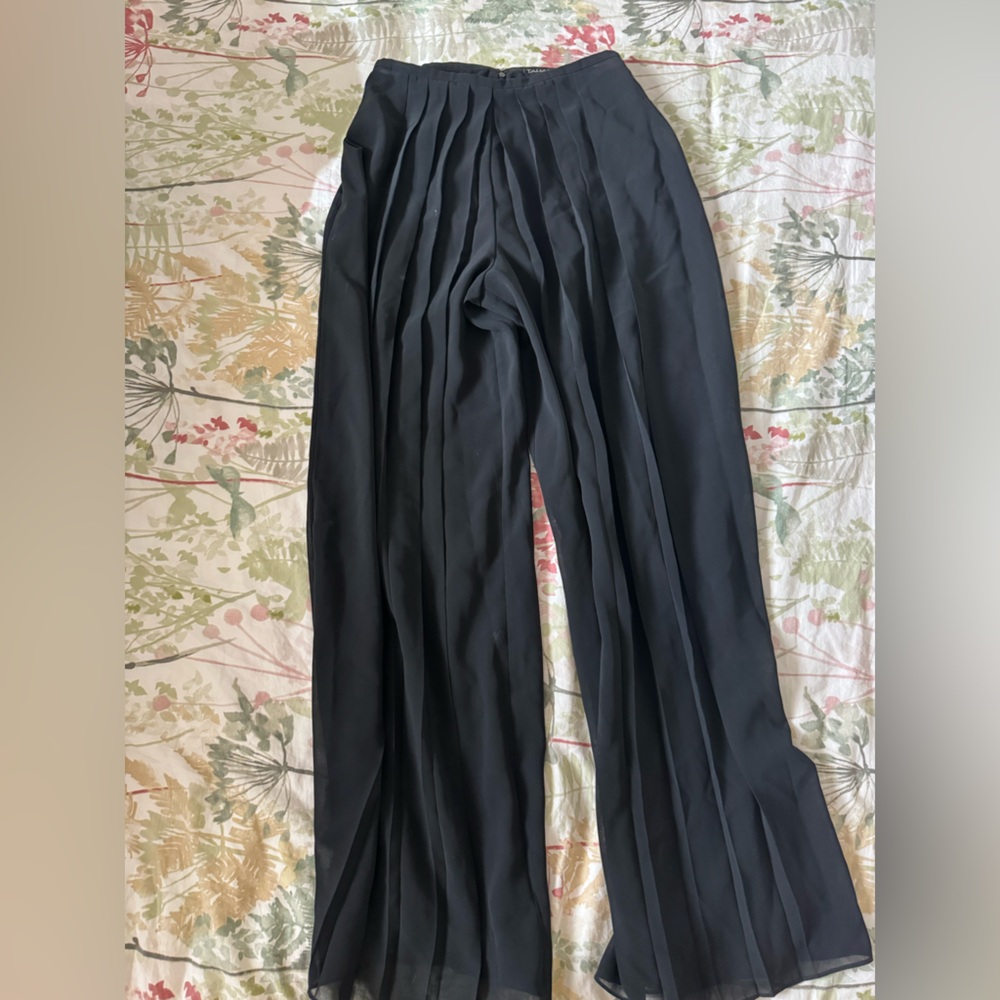 Tahari Black Pleated Dress Pants